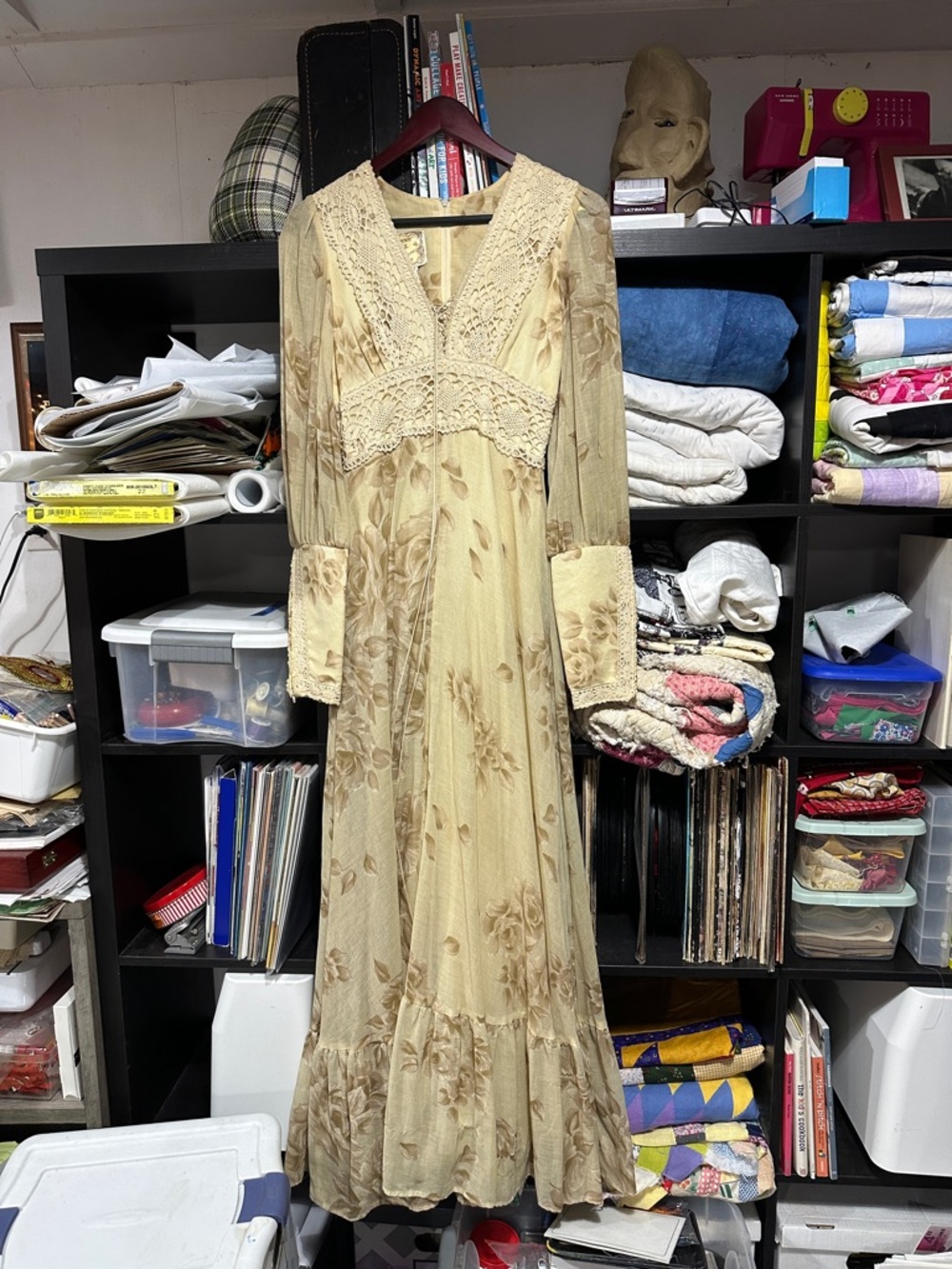 Gunne Sax Cream Floral Lace Maxi Dress with 11” zippers on cuffs size 7